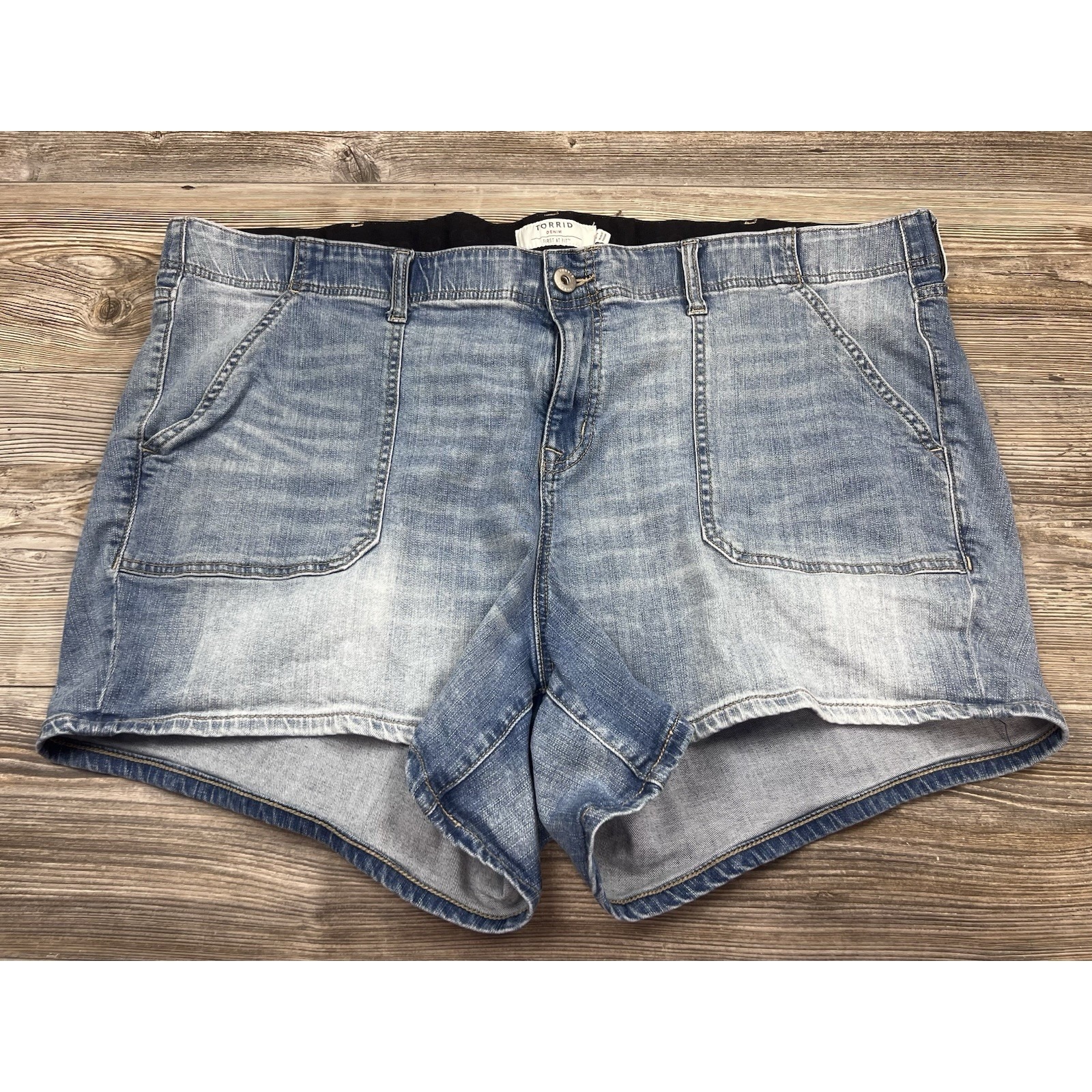 Torrid First At Fit Jean Shorts Womens 24 Blue Denim Mid Rise Zip Fly 5Pockets Torrid First At Fit Jean Shorts Womens 24 Blue Denim Mid Rise Zip Fly 5Pockets